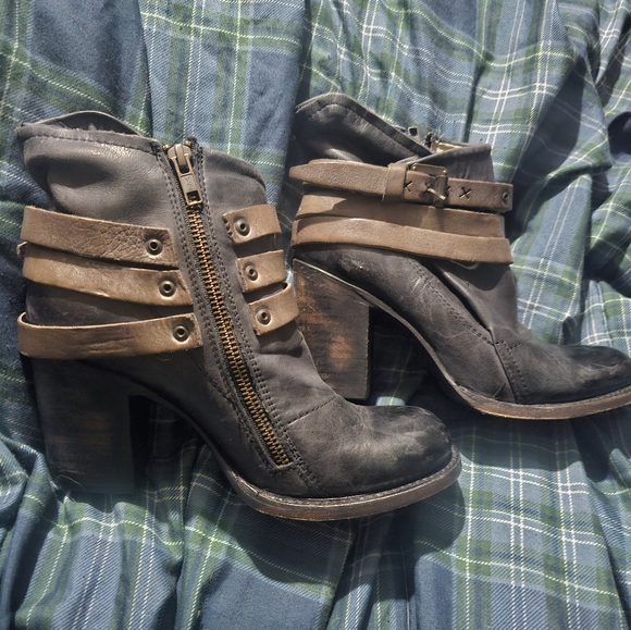 Freebird by Steven size 7 blaze booties - Picture 2 of 4